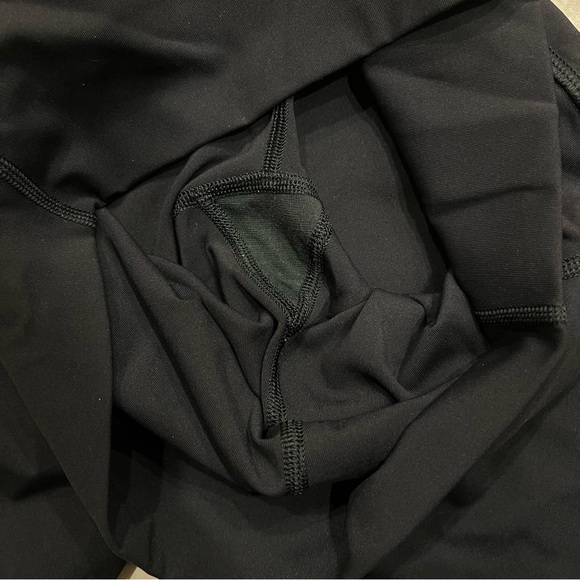Lululemon Black Wunder Under Leggings 25” - Picture 8 of 8